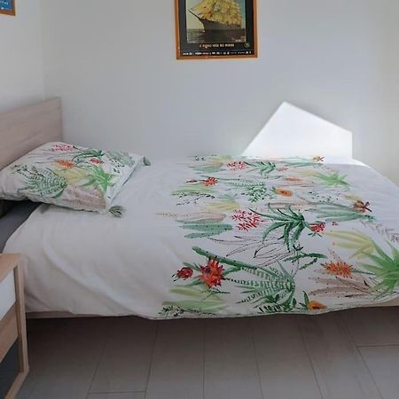 Appartement Pour 3 Personnes Sur La Plage Les Pieds Dans Leau 플로니버즈포르자이 외부 사진