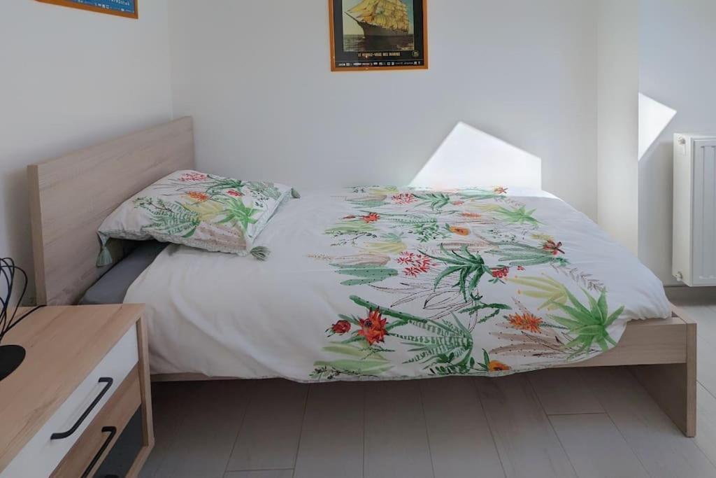 Appartement Pour 3 Personnes Sur La Plage Les Pieds Dans Leau 플로니버즈포르자이 외부 사진