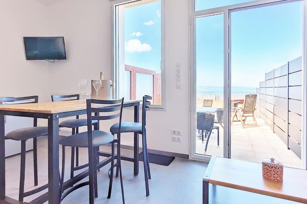 Appartement Pour 3 Personnes Sur La Plage Les Pieds Dans Leau 플로니버즈포르자이 외부 사진